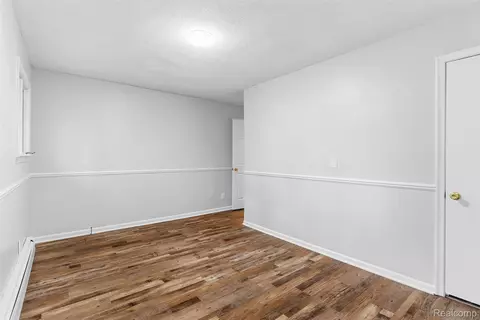 Bedroom - 7313 River Rd, Flushing, MI 48433 photo 1 of 8