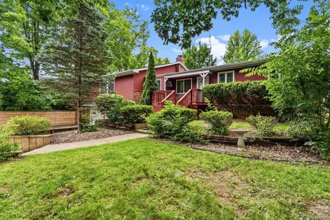 Exterior - 7313 River Rd, Flushing, MI 48433 photo 1 of 7