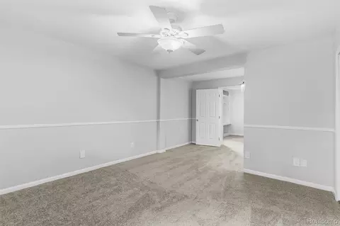 Bedroom - 7313 River Rd, Flushing, MI 48433 photo 6 of 8
