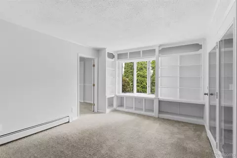 Bedroom - 7313 River Rd, Flushing, MI 48433 photo 3 of 8