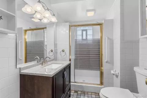 Bath - 7313 River Rd, Flushing, MI 48433 photo 1 of 3