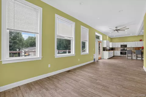 Entry Way - 6524 Kelly Rd, Flushing, MI 48433 photo 1 of 2