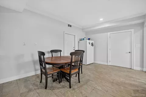 Dining - 6524 Kelly Rd, Flushing, MI 48433 photo 1 of 1