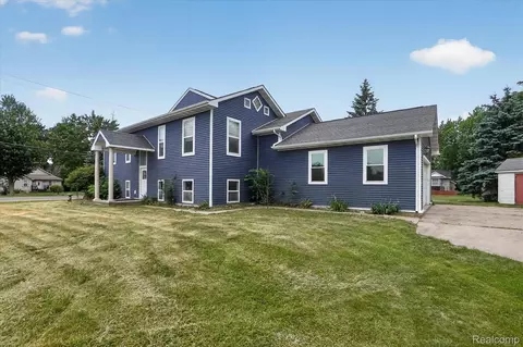 Exterior - 6524 Kelly Rd, Flushing, MI 48433 photo 2 of 13