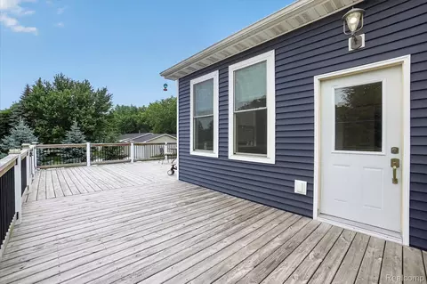 Exterior - 6524 Kelly Rd, Flushing, MI 48433 photo 10 of 13
