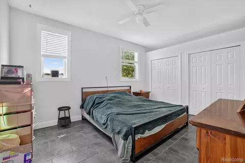 Bedroom - 6524 Kelly Rd, Flushing, MI 48433 photo 3 of 7