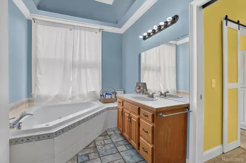 Bath - 6524 Kelly Rd, Flushing, MI 48433 photo 3 of 3