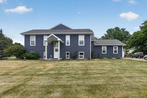 Exterior - 6524 Kelly Rd, Flushing, MI 48433 photo 3 of 13