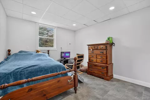 Bedroom - 6524 Kelly Rd, Flushing, MI 48433 photo 1 of 7
