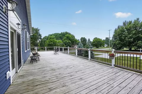 Exterior - 6524 Kelly Rd, Flushing, MI 48433 photo 8 of 13