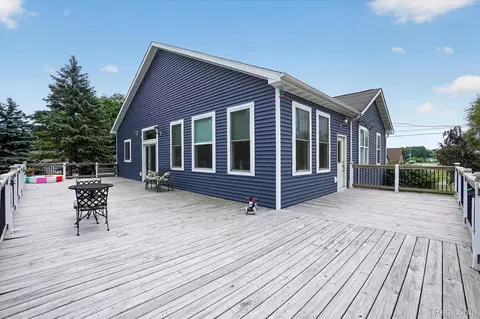 Exterior - 6524 Kelly Rd, Flushing, MI 48433 photo 6 of 13