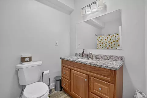 Bath - 6524 Kelly Rd, Flushing, MI 48433 photo 1 of 3