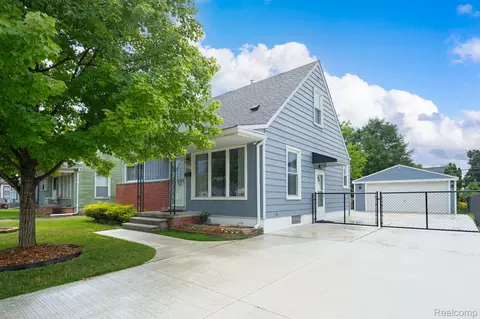 6905 Lathers St, Garden City, MI 48135