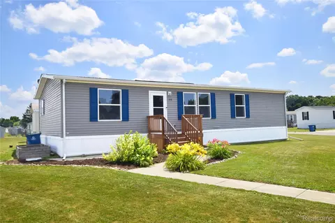 148 Pheasant Ln, Grand Blanc, MI 48439