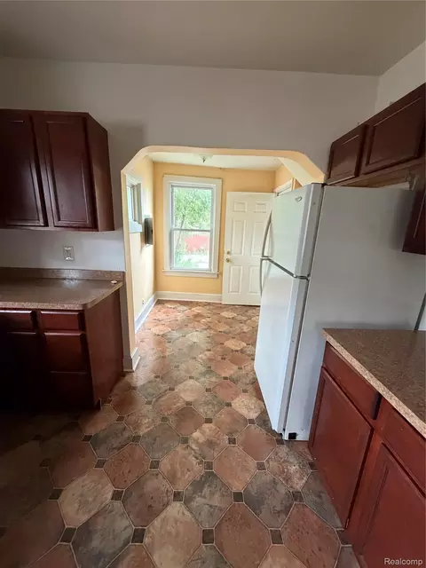 Entry Way - 317 E Maplehurst St E, Ferndale, MI 48220 photo 1 of 1