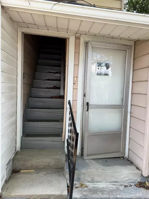 Exterior - 317 E Maplehurst St E, Ferndale, MI 48220 photo 3 of 3