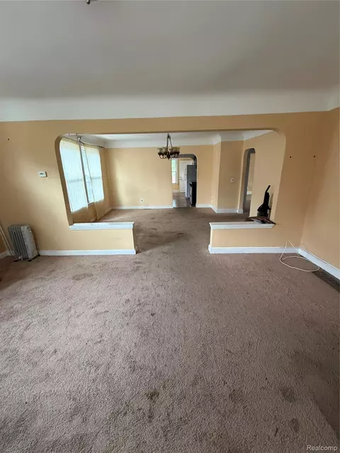 Living - 317 E Maplehurst St E, Ferndale, MI 48220 photo 2 of 2