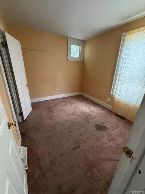 Bedroom - 317 E Maplehurst St E, Ferndale, MI 48220 photo 2 of 5