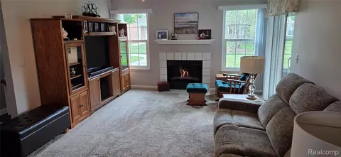 Living - 46246 Baldwin Dr #45, Macomb, MI 48044 photo 1 of 1