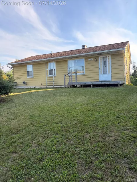 10150 Pheasant Lake Rd, Green Oak, MI 48178