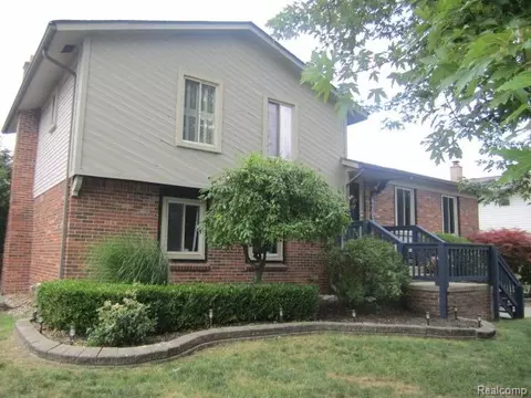42039 Merrimac Cir, Clinton Township, MI 48038