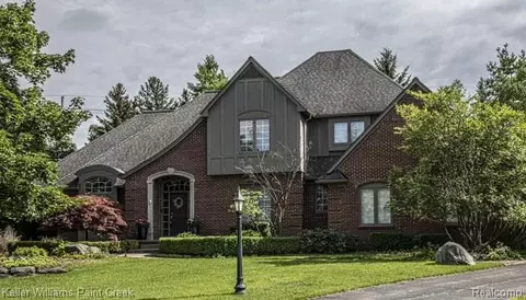 4853 Goodison Place Dr, Oakland, MI 48306