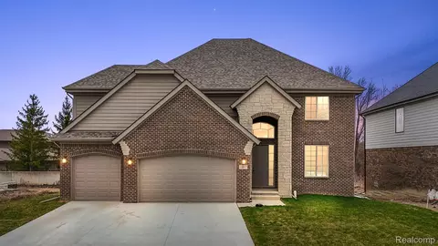 18868 Via Firenze, Macomb, MI 48044