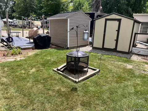 Exterior - 10001 Goodall Rd, Durand, MI 48429 photo 5 of 7
