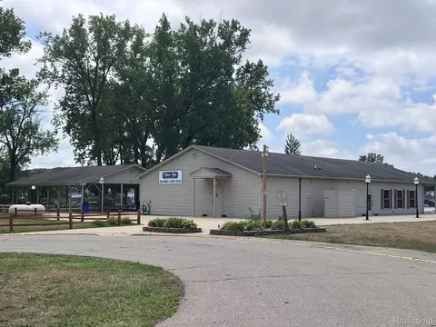 Exterior - 10001 Goodall Rd, Durand, MI 48429 photo 6 of 7