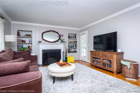Living - 1466 Hampton Rd, Grosse Pointe Woods, MI 48236 photo 1 of 2