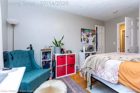 Bedroom - 1466 Hampton Rd, Grosse Pointe Woods, MI 48236 photo 4 of 7