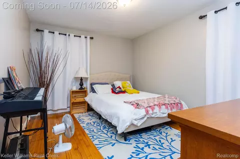 Bedroom - 1466 Hampton Rd, Grosse Pointe Woods, MI 48236 photo 1 of 7