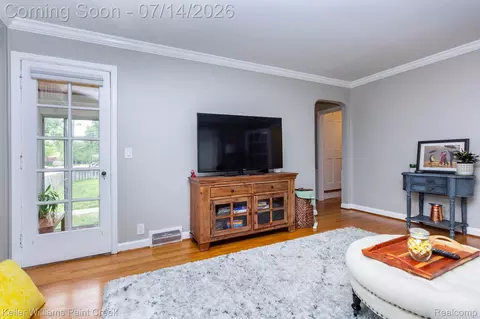 Living - 1466 Hampton Rd, Grosse Pointe Woods, MI 48236 photo 2 of 2