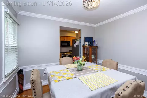 Dining - 1466 Hampton Rd, Grosse Pointe Woods, MI 48236 photo 2 of 2