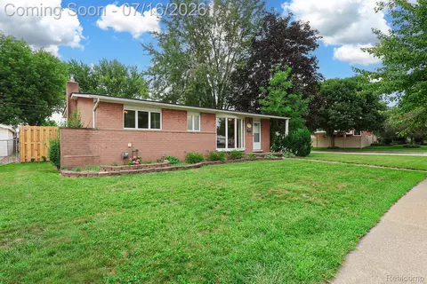 31141 Gladys Ave, Westland, MI 48185