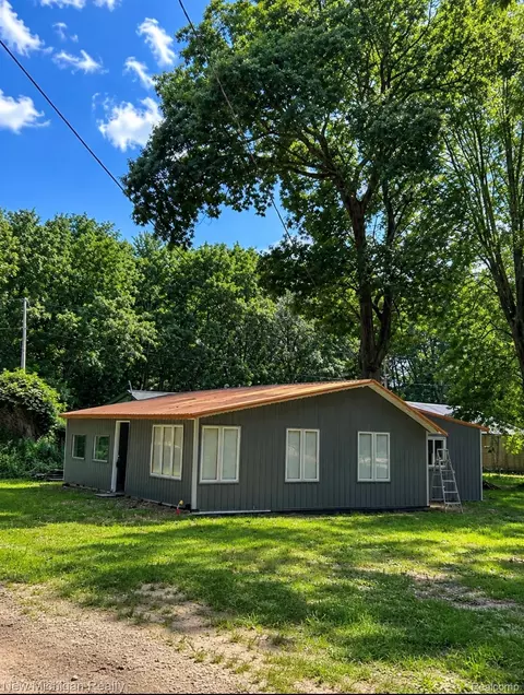 107 Hunter Dr, Lincoln, MI 48632