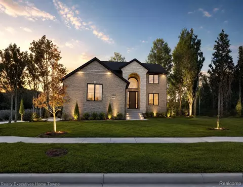 67745 Madeline St, Richmond, MI 48062