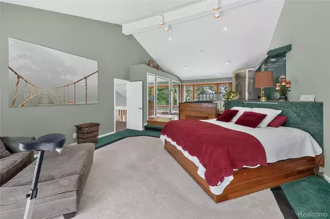 Bedroom - 29474 E River Rd, Grosse Ile, MI 48138 photo 2 of 6