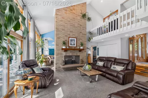 Living - 29474 E River Rd, Grosse Ile, MI 48138 photo 1 of 3