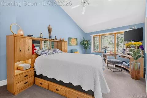Bedroom - 29474 E River Rd, Grosse Ile, MI 48138 photo 3 of 6