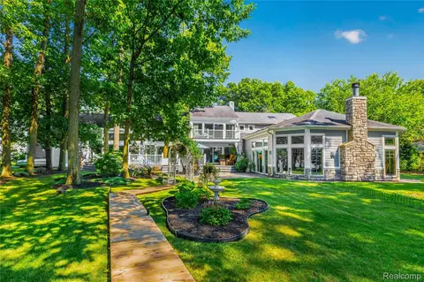 Exterior - 29474 E River Rd, Grosse Ile, MI 48138 photo 3 of 18