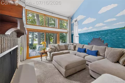 Living - 29474 E River Rd, Grosse Ile, MI 48138 photo 3 of 3
