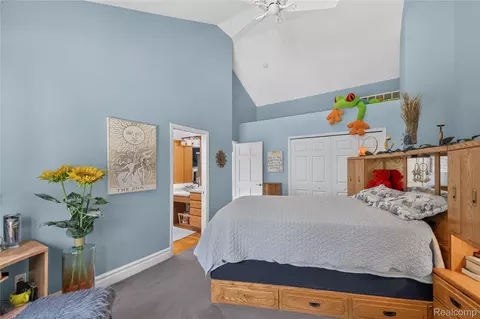 Bedroom - 29474 E River Rd, Grosse Ile, MI 48138 photo 4 of 6