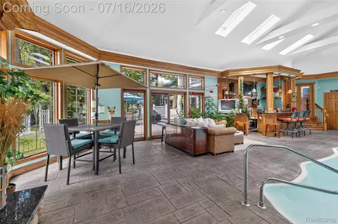 Exterior - 29474 E River Rd, Grosse Ile, MI 48138 photo 6 of 13
