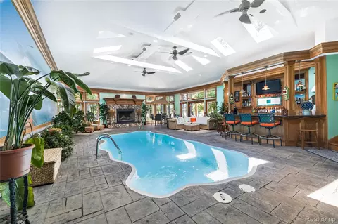 Exterior - 29474 E River Rd, Grosse Ile, MI 48138 photo 5 of 18