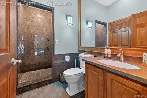 Bath - 29474 E River Rd, Grosse Ile, MI 48138 photo 2 of 5