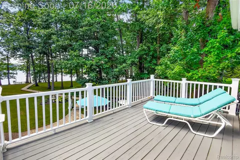Exterior - 29474 E River Rd, Grosse Ile, MI 48138 photo 8 of 13