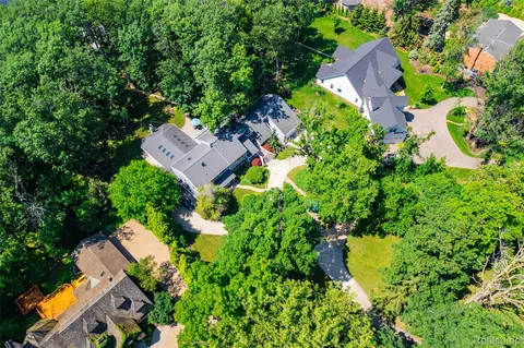 View/Area - 29474 E River Rd, Grosse Ile, MI 48138 photo 4 of 8