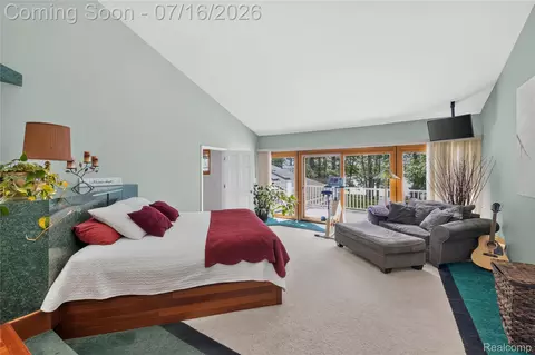 Bedroom - 29474 E River Rd, Grosse Ile, MI 48138 photo 1 of 6