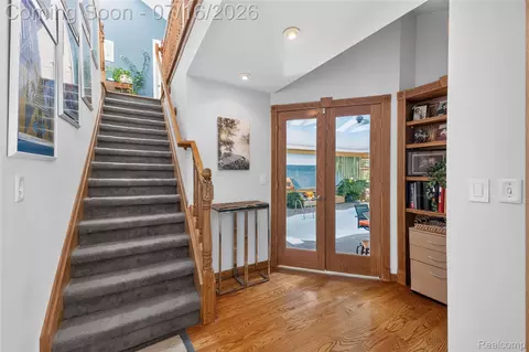 Entry Way - 29474 E River Rd, Grosse Ile, MI 48138 photo 4 of 6